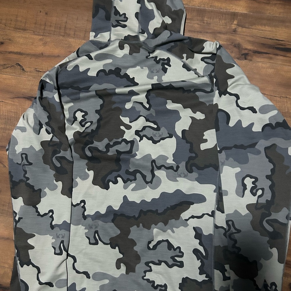 KUIU Gray and Black Camouflage lightweight  hunting hoodie